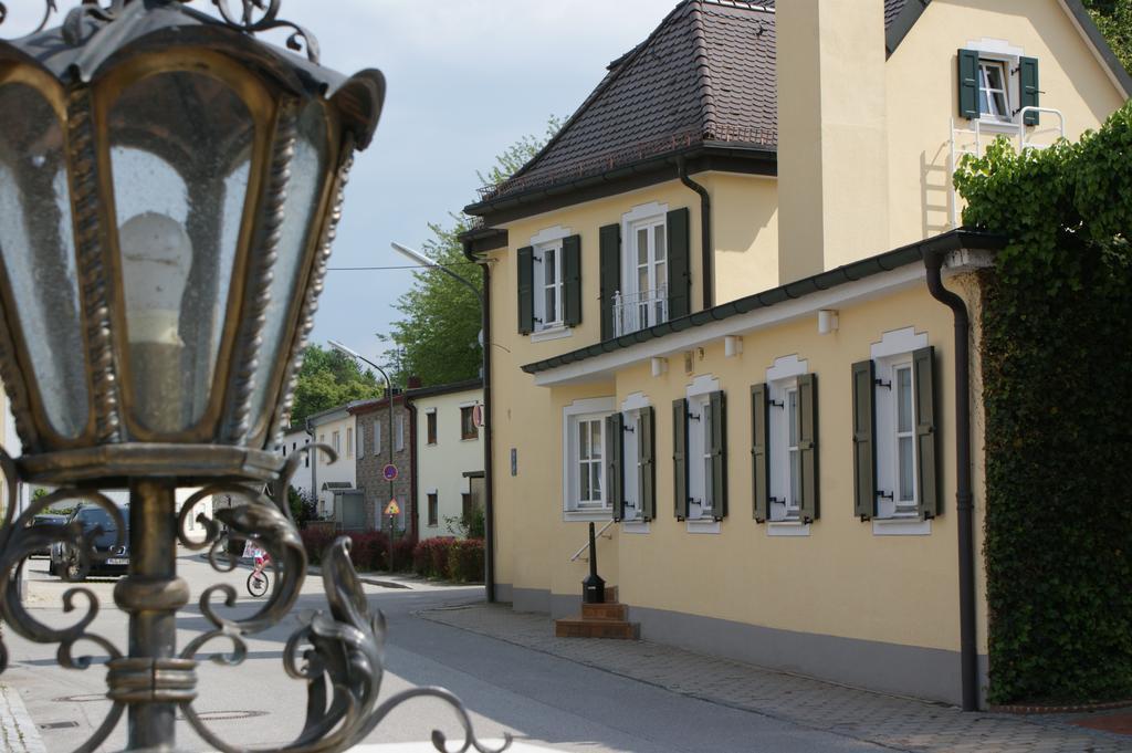 Hotel Chalet Zum Kurfurst Oberschleißheim Exteriér fotografie